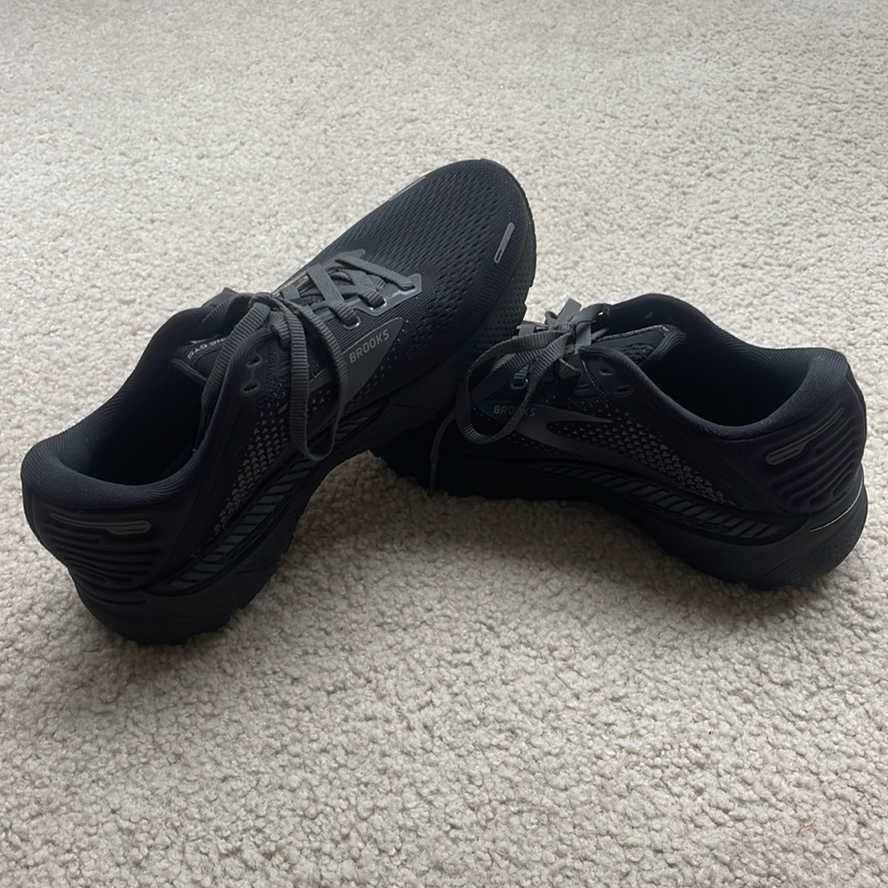 Brooks Adrenaline GTS 22